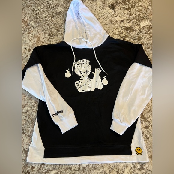 New Monmoe Anime Hoodie Size XL Mens Unisex Black White Fall Winter Sweatshirt - Picture 1 of 9